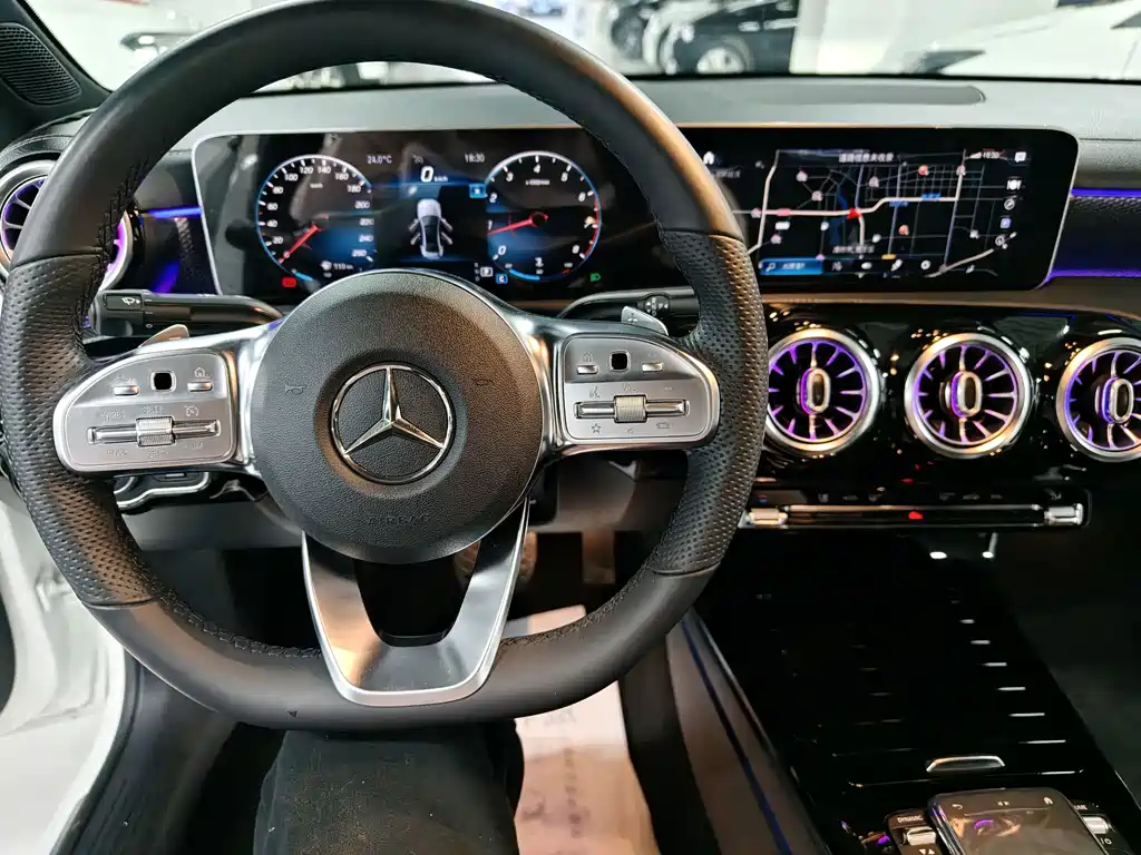 Mercedes-Benz A-Class 2020 — фото 14