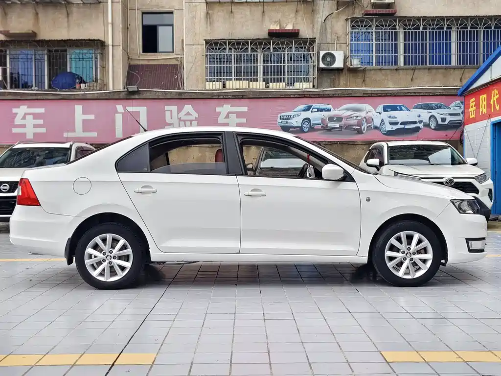 Skoda Rapid 2016 — фото 3