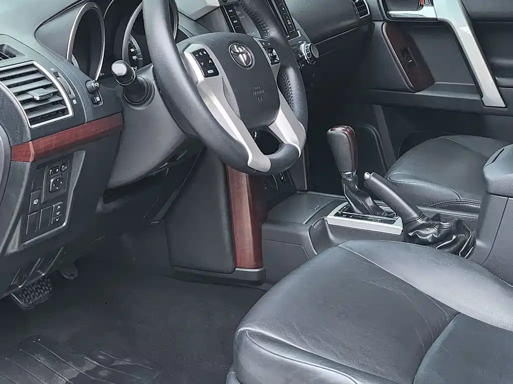 Toyota Prado 2015 — фото 5