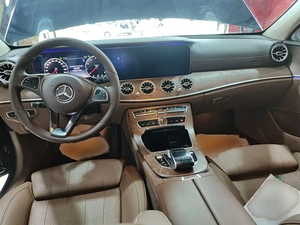 Mercedes-Benz E-Class 2018 — фото 10