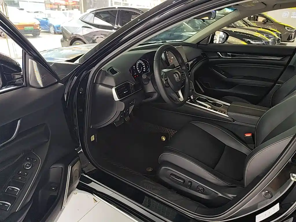 Honda Accord 2023 — фото 16