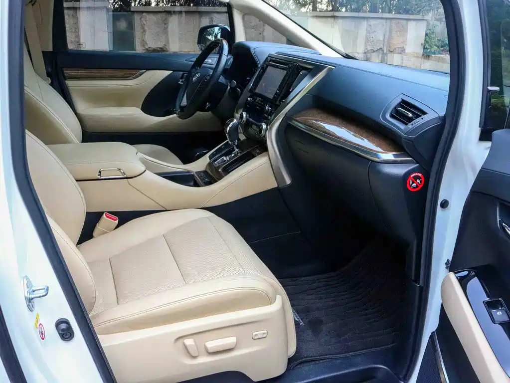 Toyota Alphard 2018 — фото 7