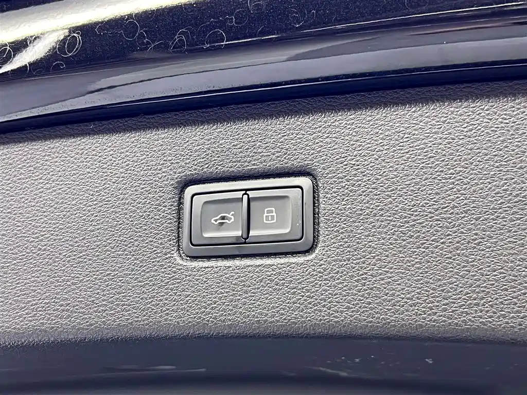 Audi Q7 2025 — фото 23