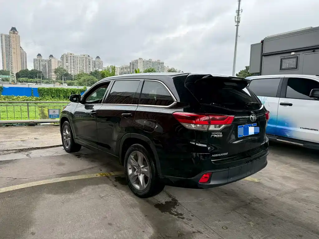 Toyota Highlander 2018 — фото 3