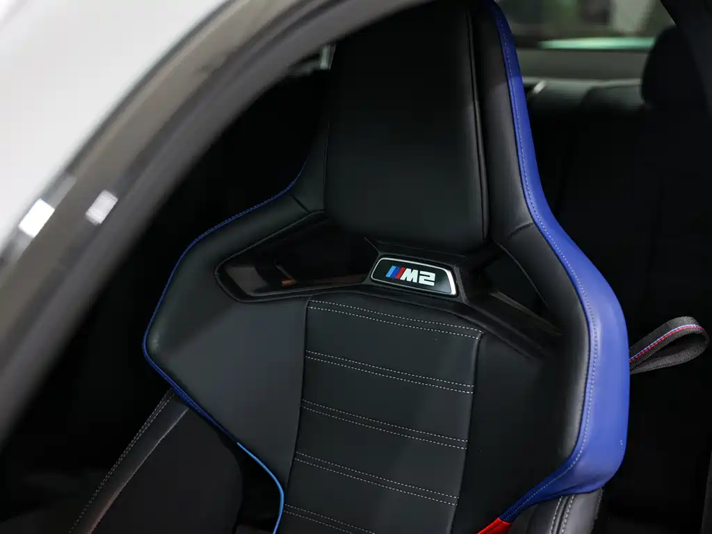 BMW M2 2025 — фото 8