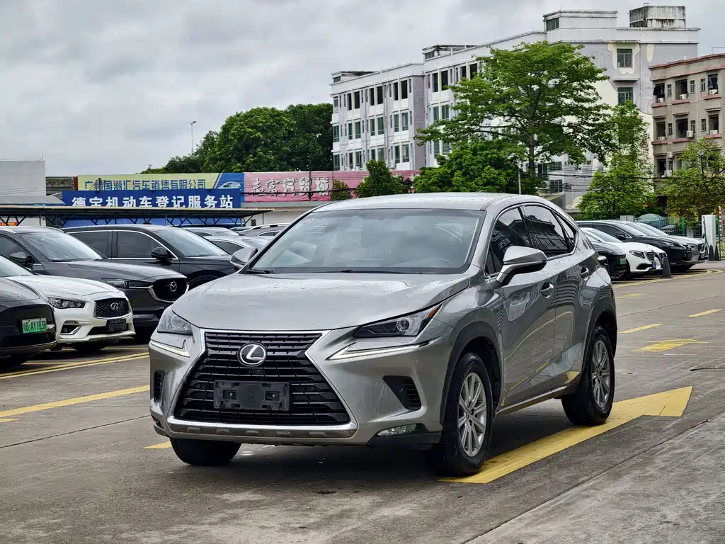 Lexus NX 2018 — фото 1
