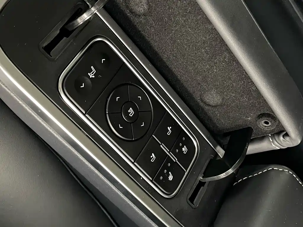 GAC Motor Trumpchi M8 2020 — фото 20