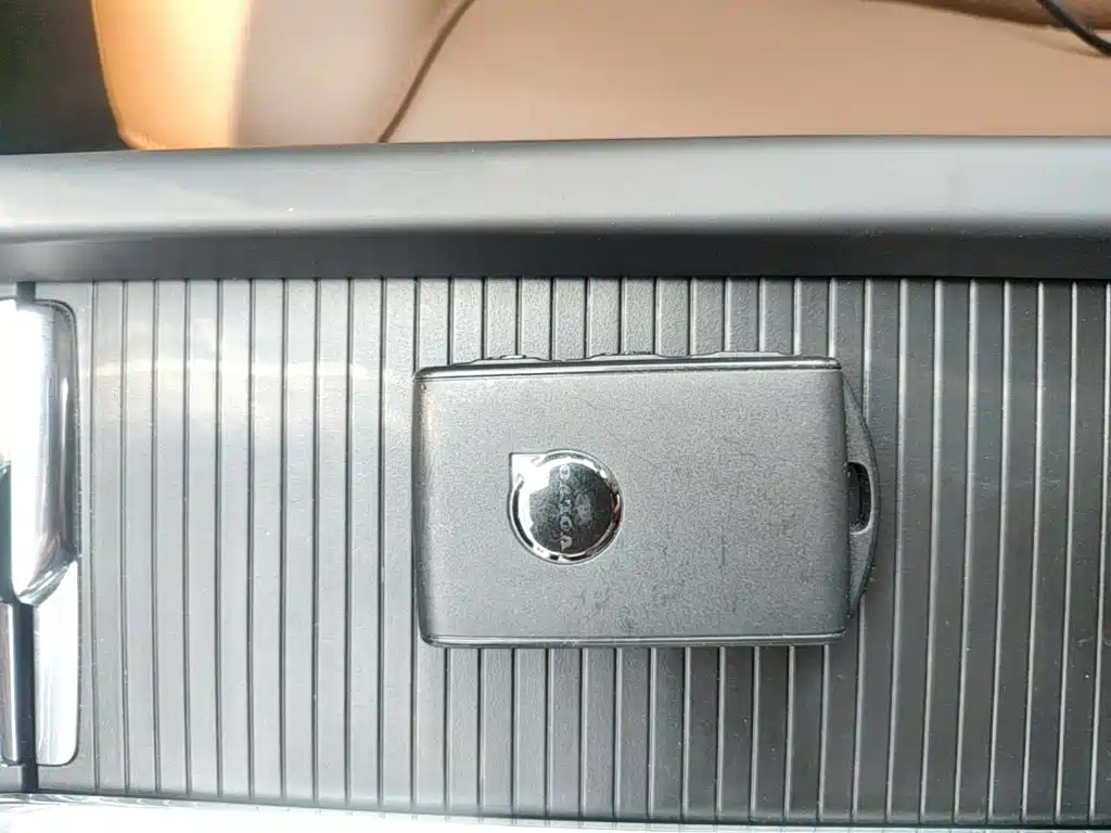 Volvo XC60 2025 — фото 15