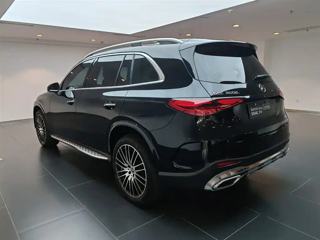 Mercedes-Benz GLC 2025