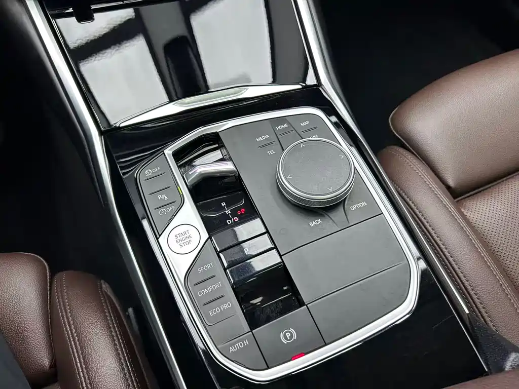 BMW 3 Series 2023 — фото 14