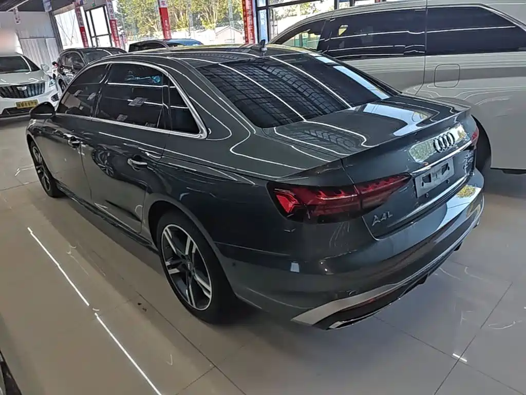 Audi A4L 2021