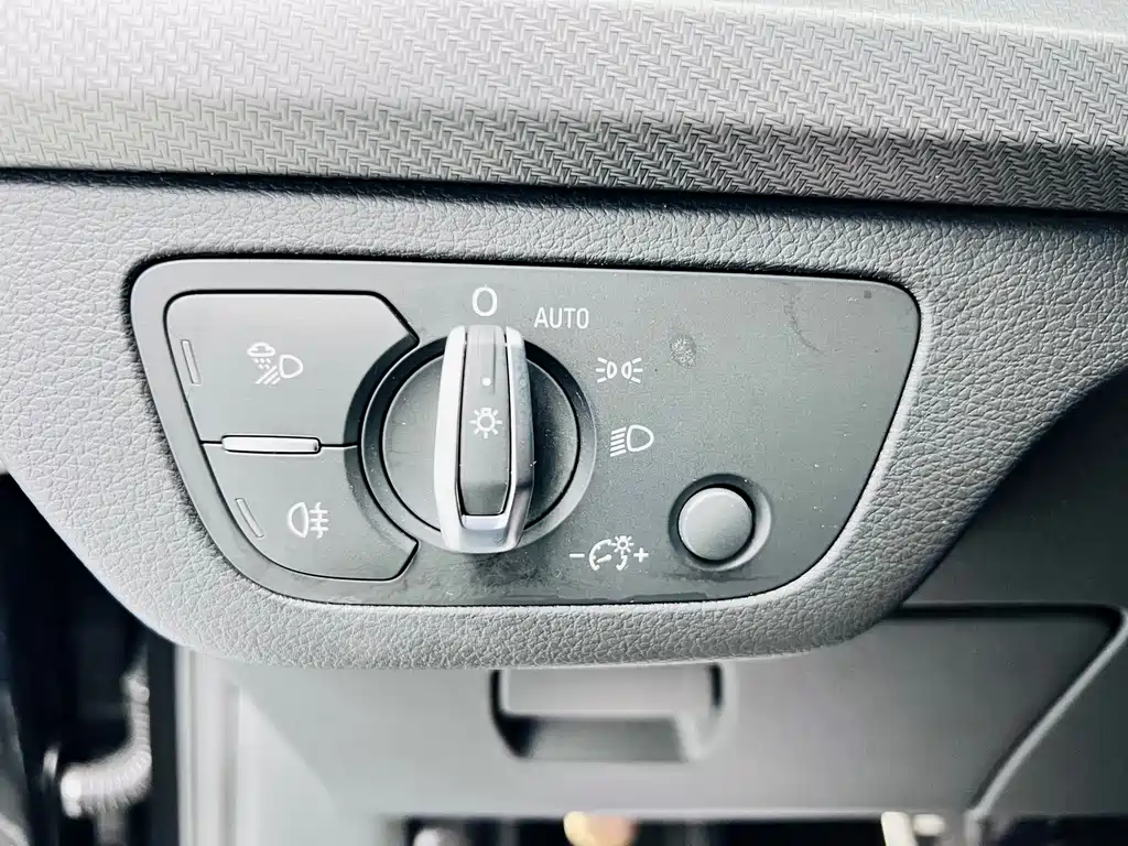 Audi Q5L 2024 — фото 12