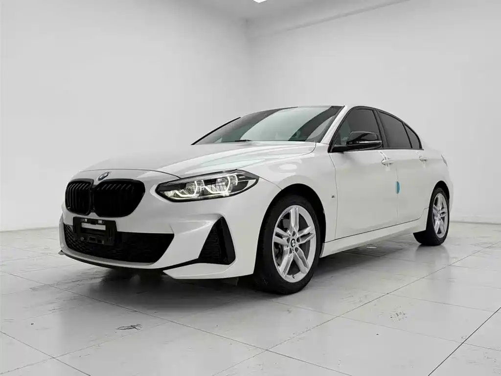 BMW 1 Series 2021 — фото 1