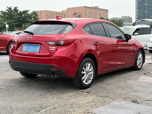 Mazda 3 Axela 2016