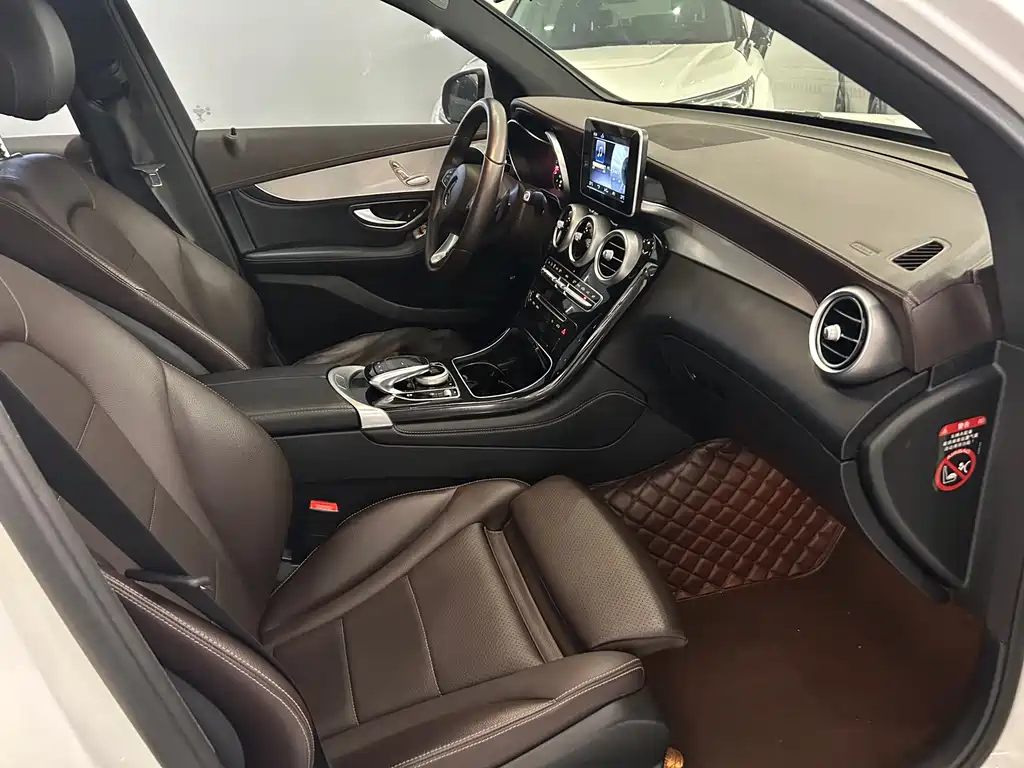 Mercedes-Benz GLC 2018 — фото 10