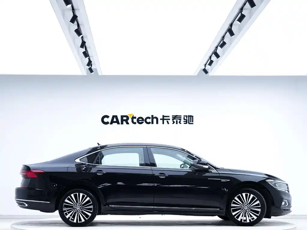 Volkswagen Passat 2019 — фото 6