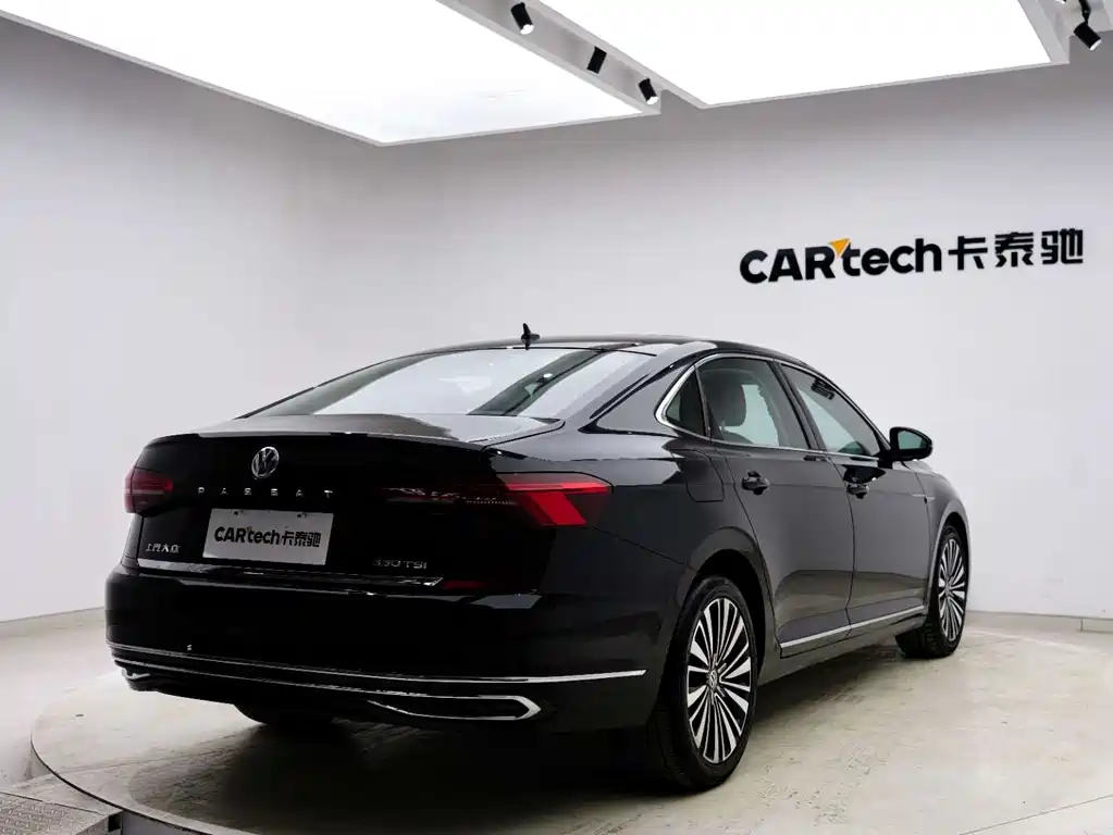 Volkswagen Passat 2019 — фото 23