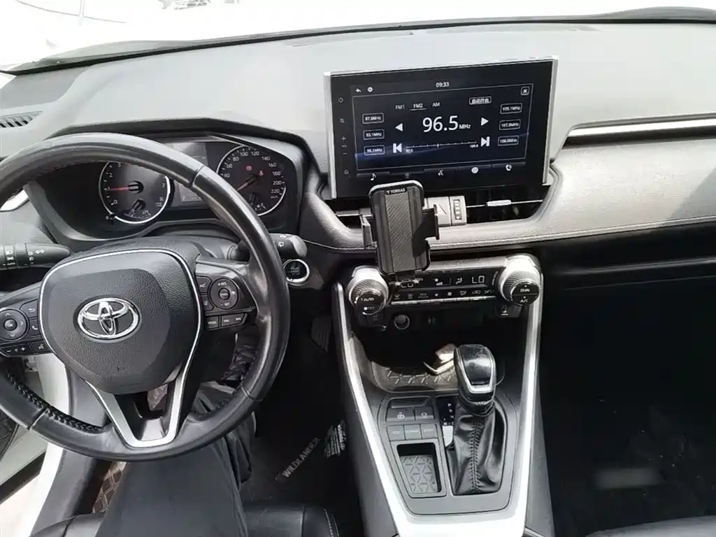 Toyota Wildlander 2022 — фото 10