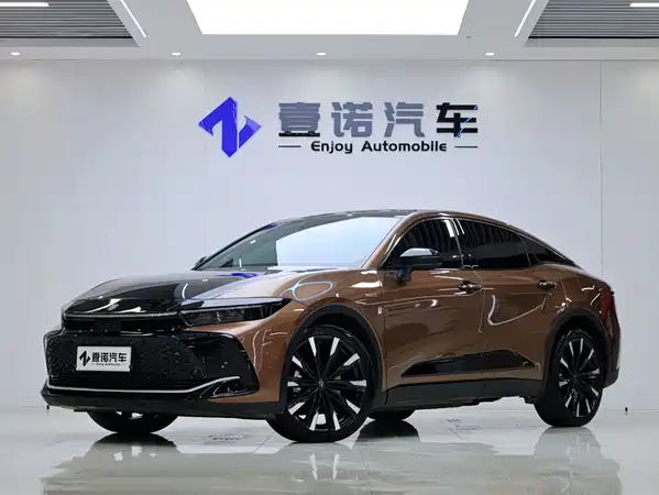 Toyota Crownsportcross 2023