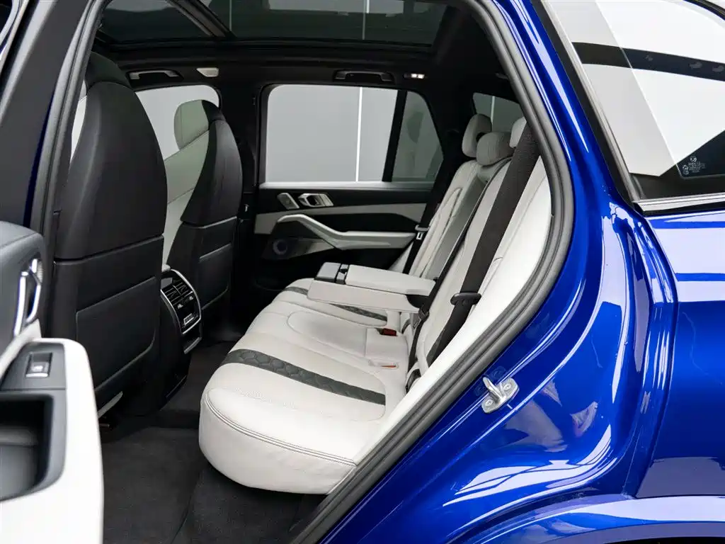 BMW X5 M 2023 — фото 13