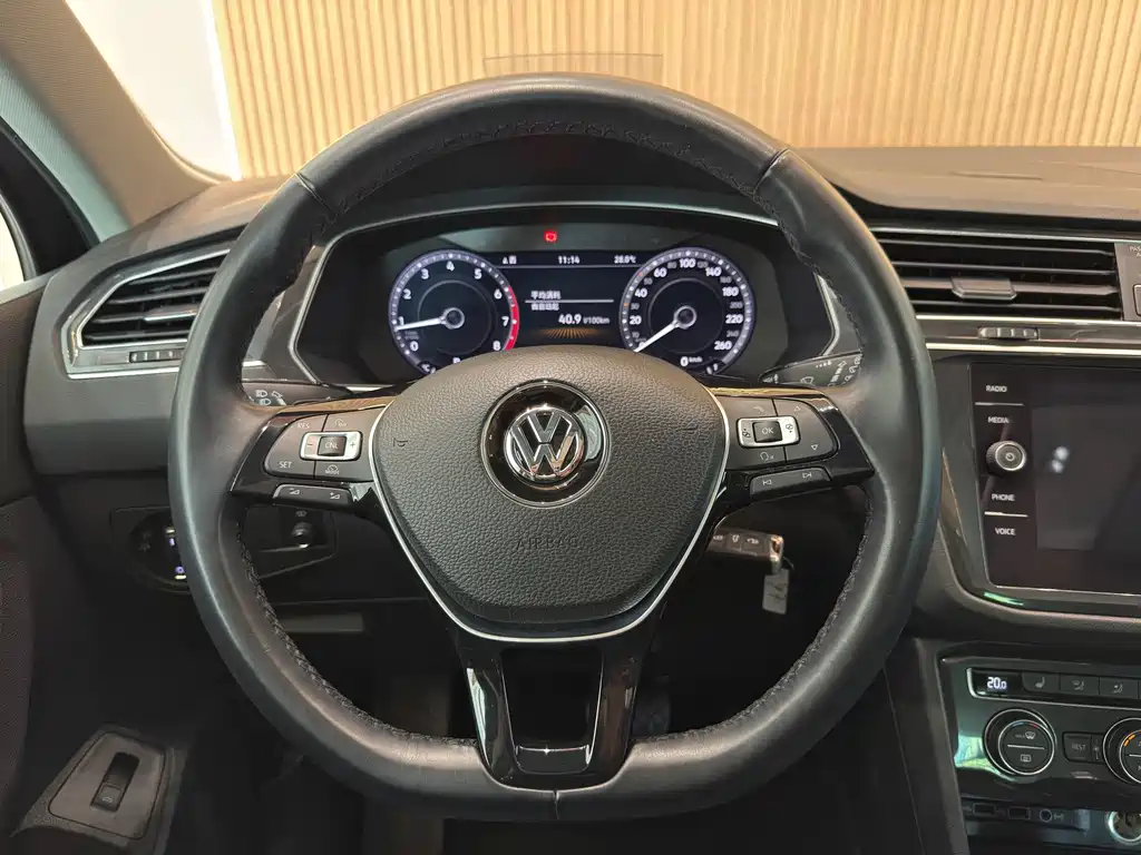 Volkswagen Tiguan 2019 — фото 8