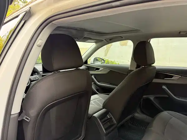 Audi A4L 2018