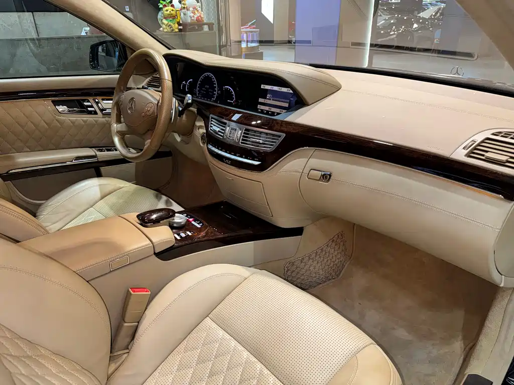 Mercedes-Benz S-Class AMG 2011 — фото 30