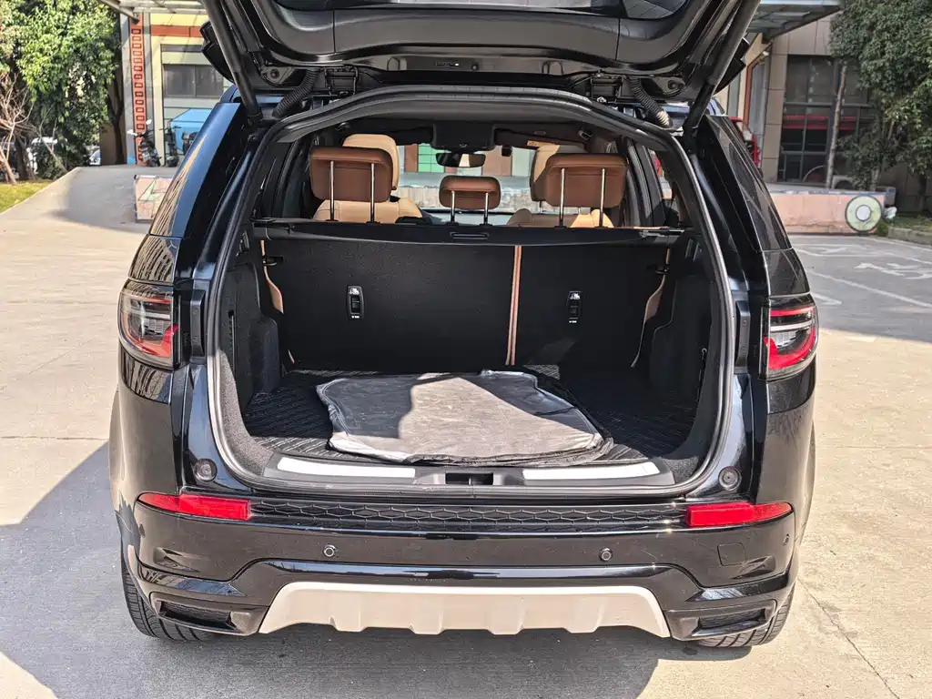 Land Rover Discovery Sport 2024 — фото 12