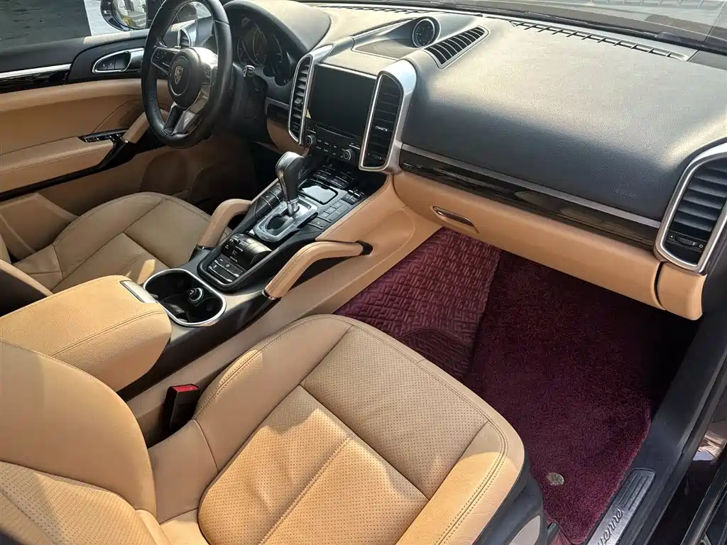 Porsche Cayenne 2017 — фото 11