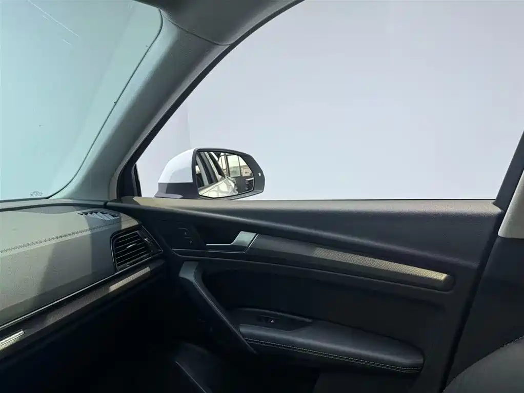 Audi Q5L 2022 — фото 10