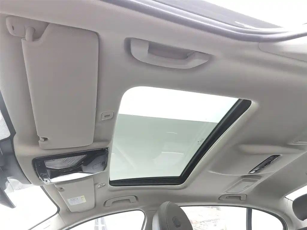 BMW 5 Series 2020 — фото 14