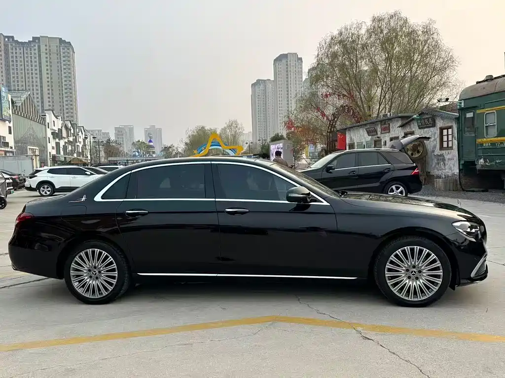 Mercedes-Benz E-Class 2022