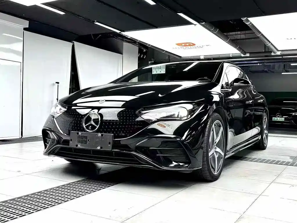 Mercedes-Benz EQE 2023 — фото 1