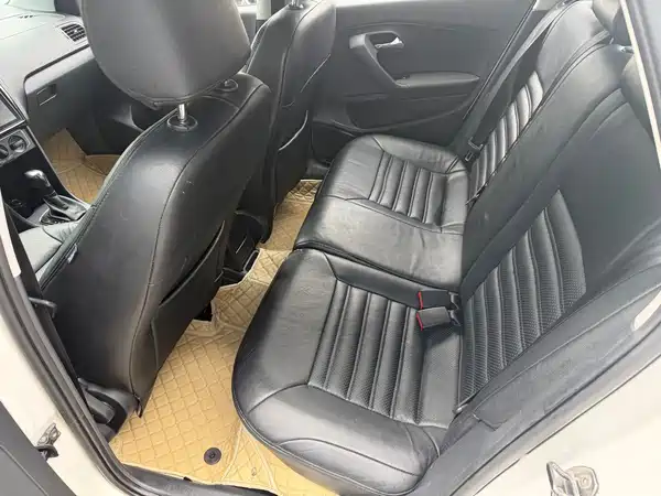 Volkswagen Polo 2015