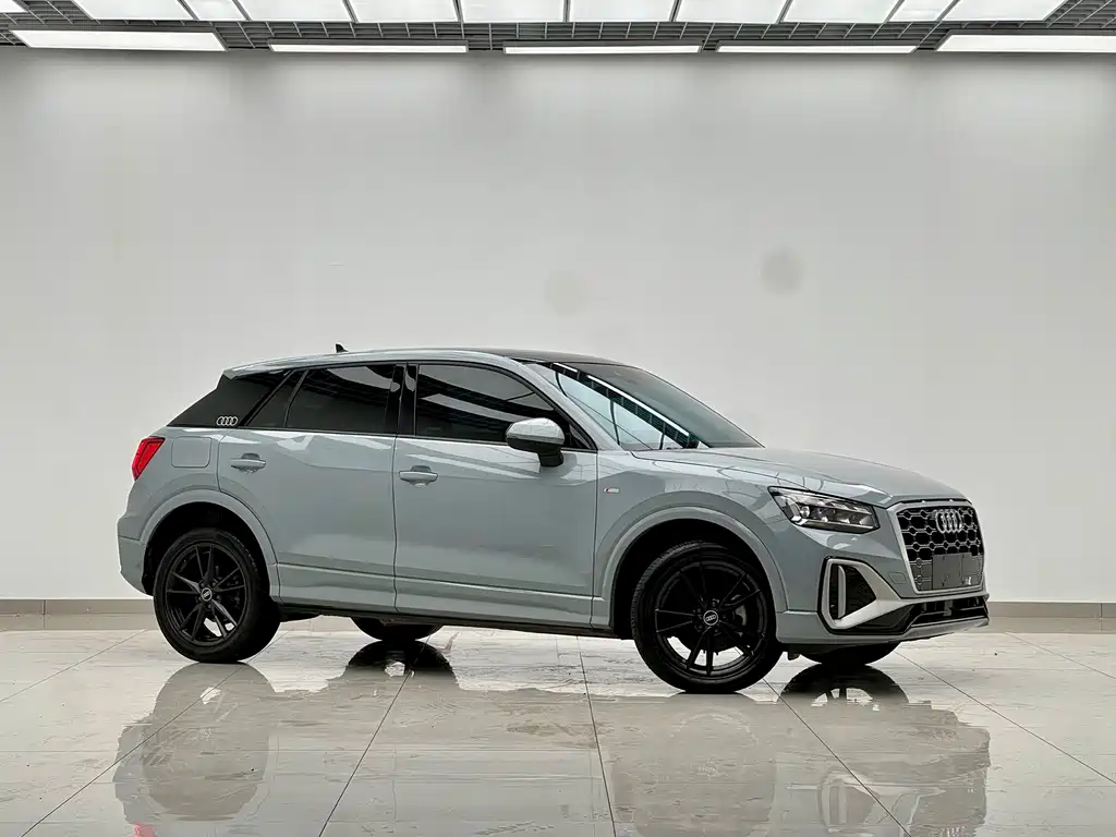 Audi Q2L 2023