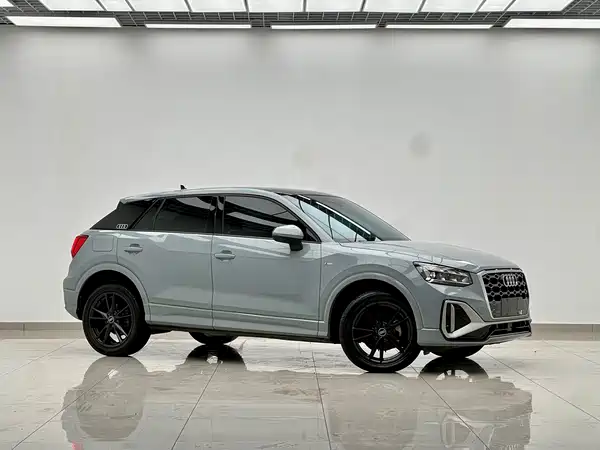 Audi Q2L 2023