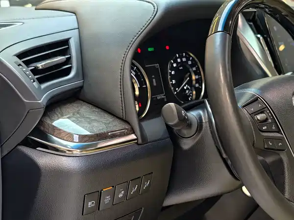Toyota Alphard 2023