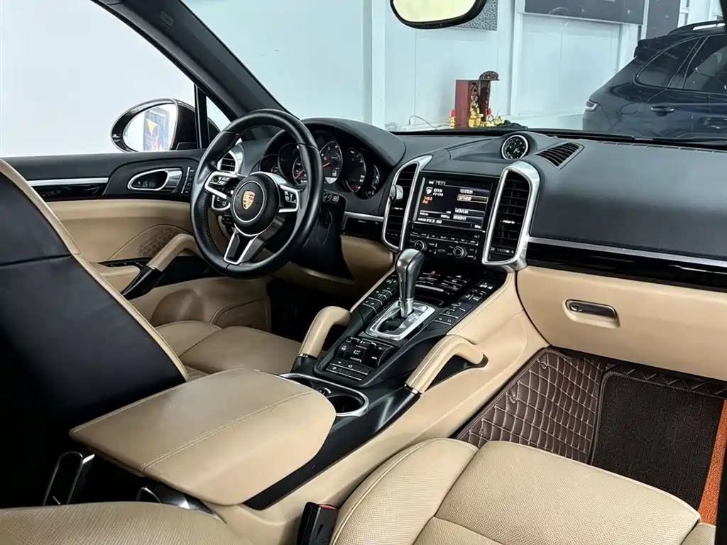Porsche Cayenne 2015 — фото 9