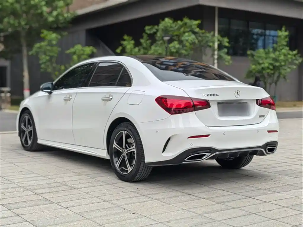 Mercedes-Benz A-Class 2024 — фото 8