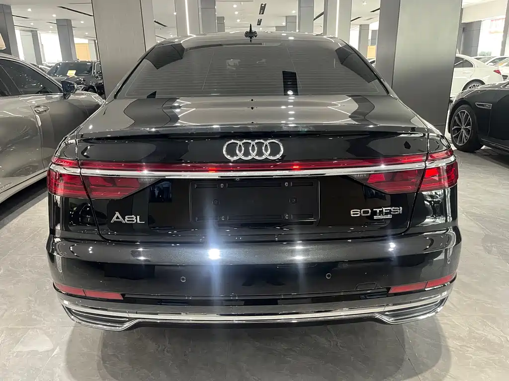 Audi A8 2018 — фото 9