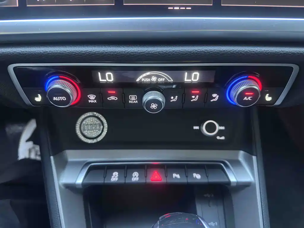 Audi Q3 2022 — фото 13