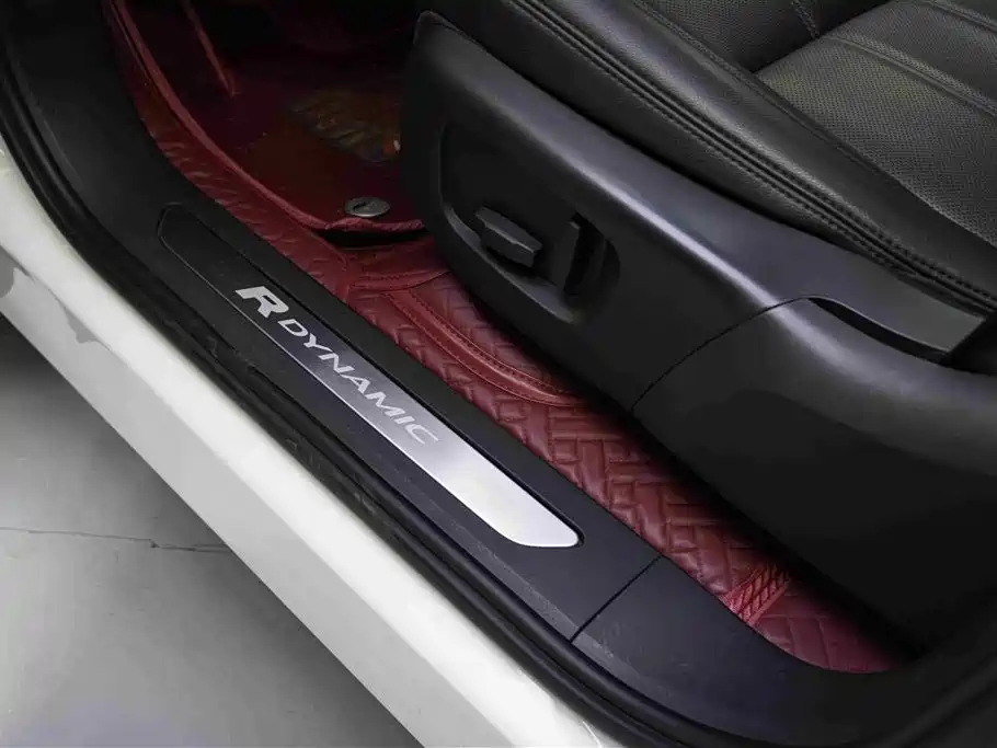 Land Rover Evoque 2021 — фото 18