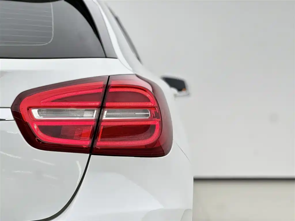 Mercedes-Benz GLA 2015 — фото 15