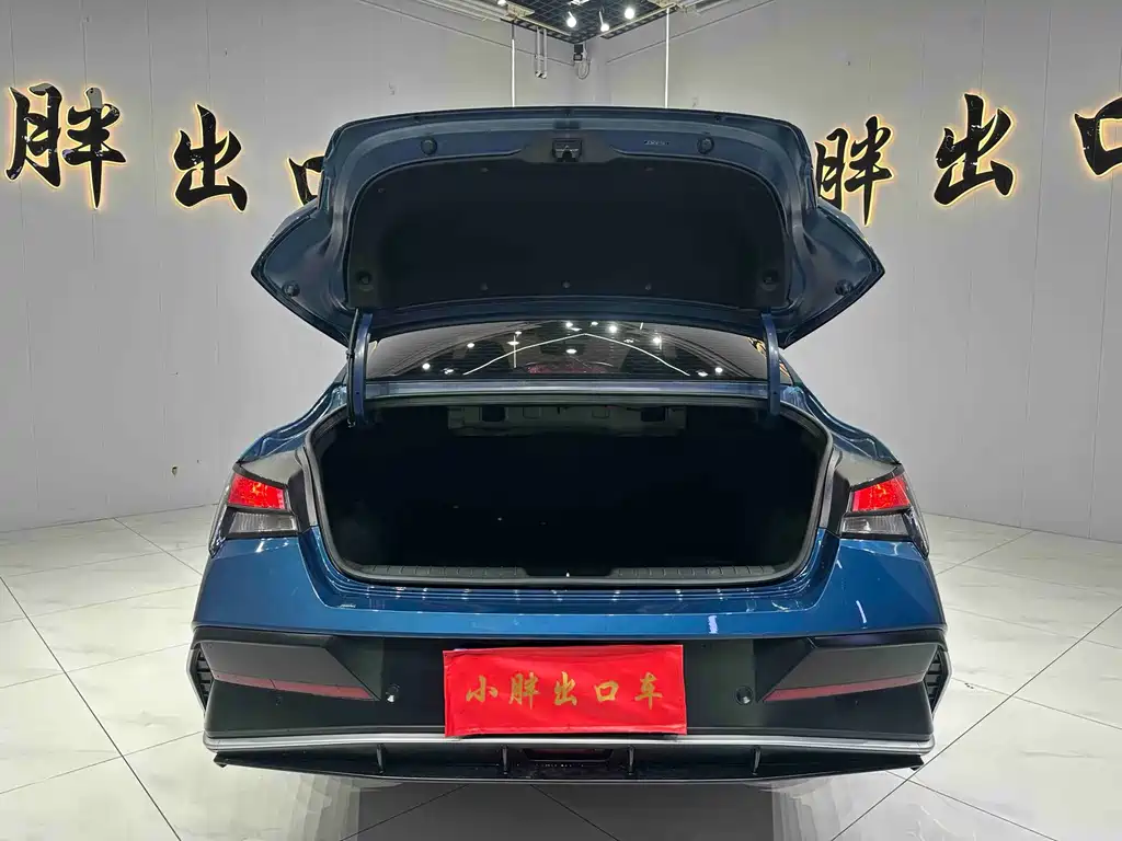 Hyundai Elantra 2023 — фото 17