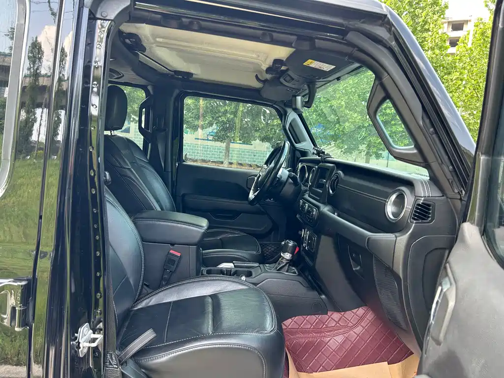 Jeep Wrangler 2021 — фото 10