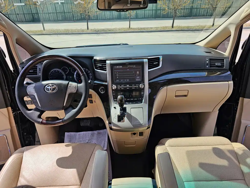 Toyota Alphard 2012 — фото 22