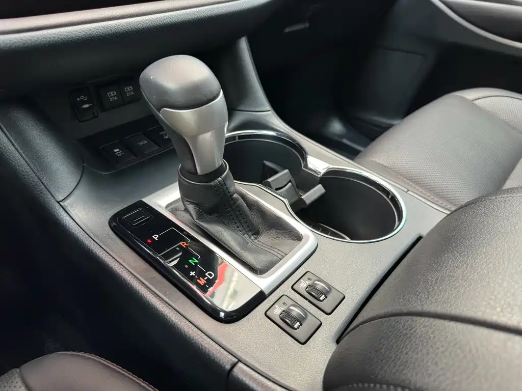 Toyota Highlander 2021 — фото 12