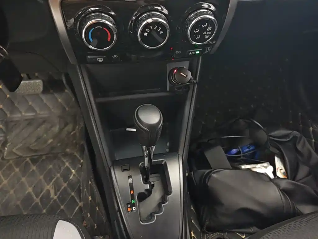 Toyota Yaris L 2020 — фото 14