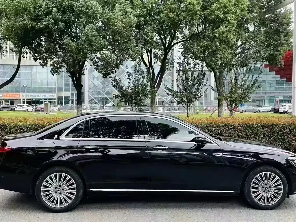 Mercedes-Benz E-Class 2023 — фото 4