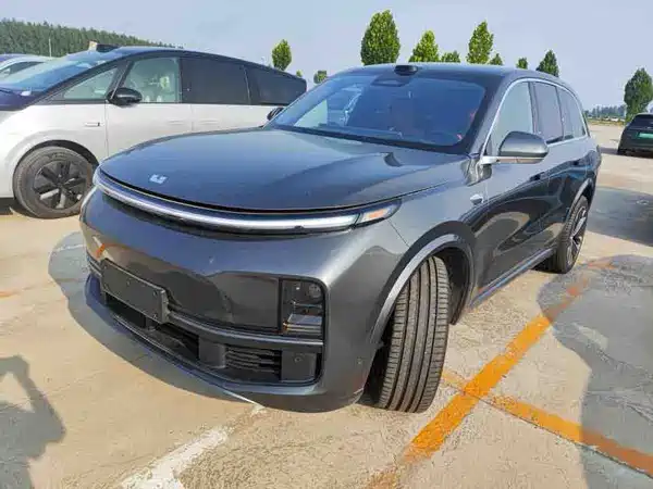 Li Auto L8 2025